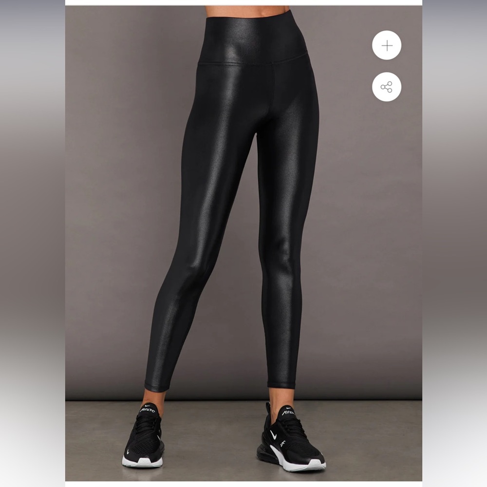 Carbon38 Legging in Takara Shine